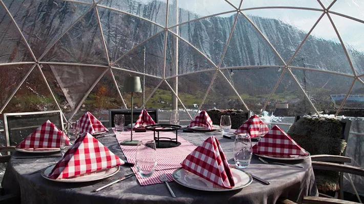 bergli-glarus-outdoor-fondue-raclette-iglu-2