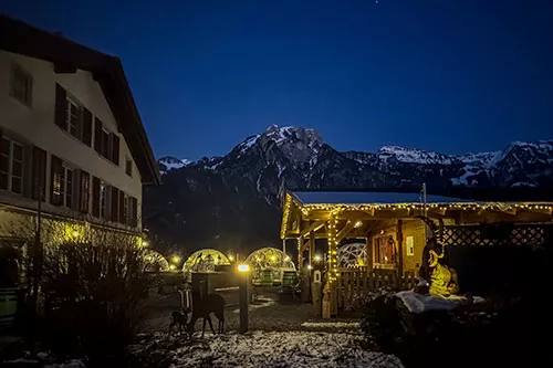 restaurant-bergli-glarus-by-night-1